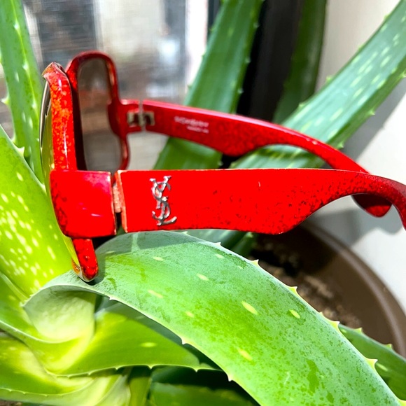 VINTAGE YVES SAINT LAUREN 541 LIGHT RED - Picture 6 of 7